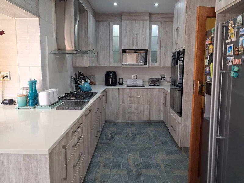 Looking for Space? Look No Further - Photo 5