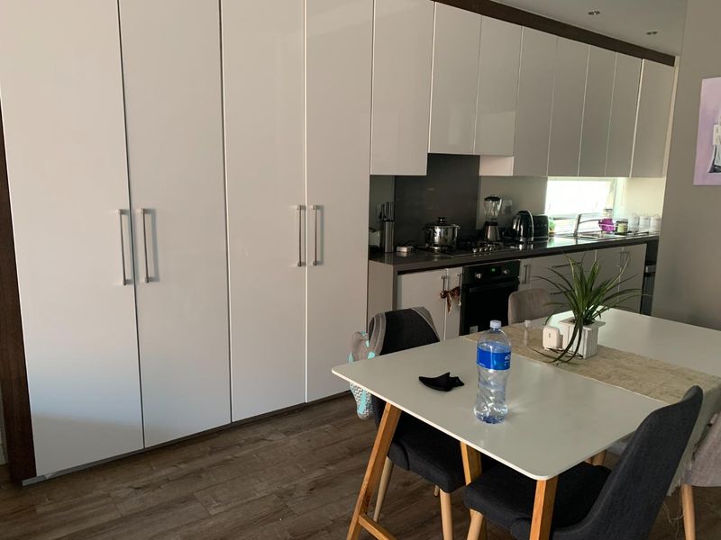 DELIGHTFUL TOWNHOUSE - Photo 3