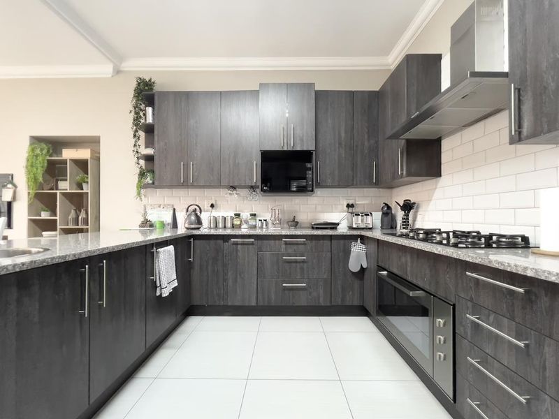 Dual Mandate - Modern Luxury in Midstream Ridge Estate - Photo 8