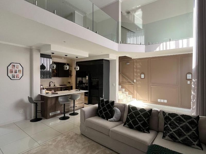 Modern Prestige Living in the Heart of Bryanston West - Photo 1