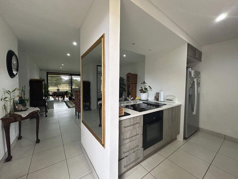 2 Bedroom unit in Omeya Village with exquisite views - Photo 4