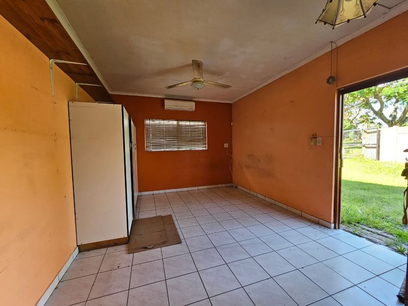 Bargain Fixer-Upper with Bonus Bachelor Flat – A Golden Opportunity! - Photo 8