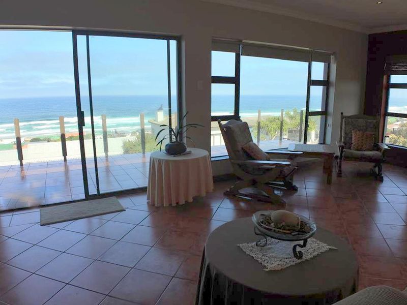 Charming Family Home  in Dwarswegstrand, Garden Route - Photo 3