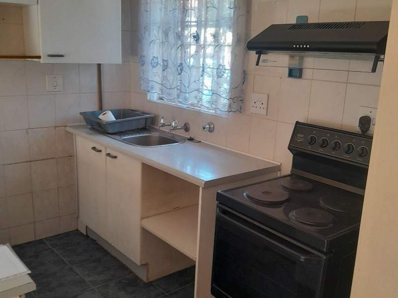 Secure complex grate location close to all amenities - Photo 5