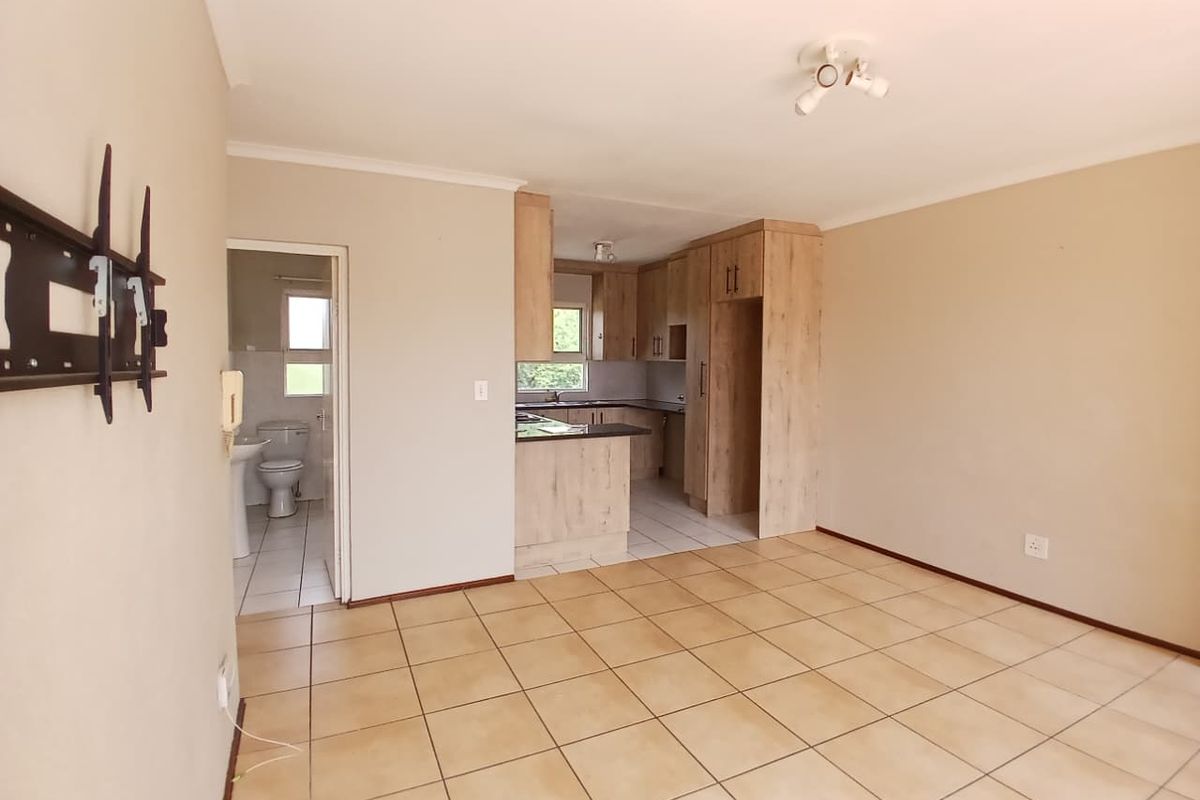 Charming 2-Bedroom Home with Modern Amenities - Photo 4