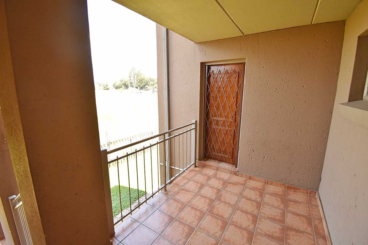 First Floor Apartment - Photo 2