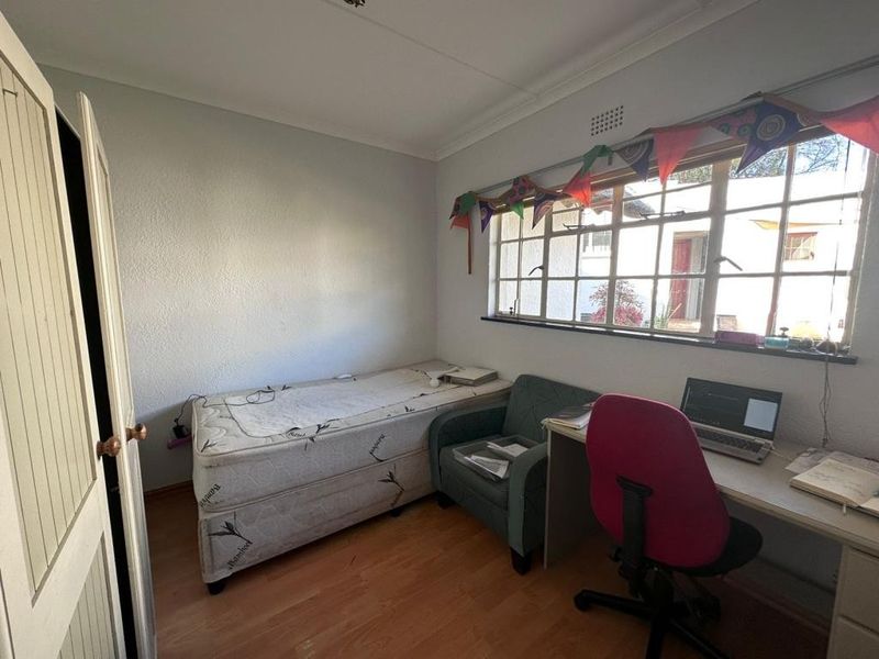 Spacious 4 Bedroom Family home with a cottage! - Photo 2