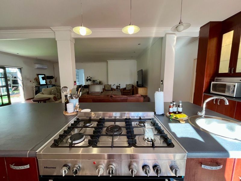 FOR SALE: Elegant Eros Property – Perfect for Medical Practice or Office Conversion - Photo 10