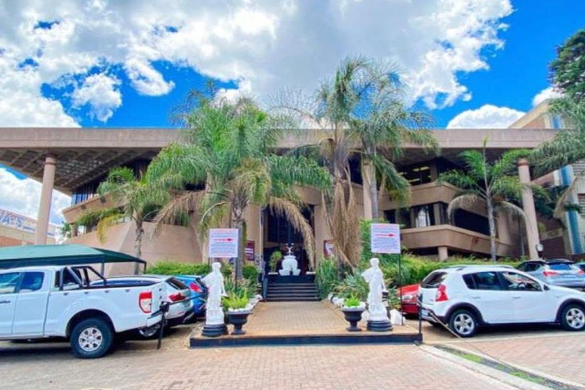 Unlock Joburg's Potential with this Prime Investment Property - Photo 2