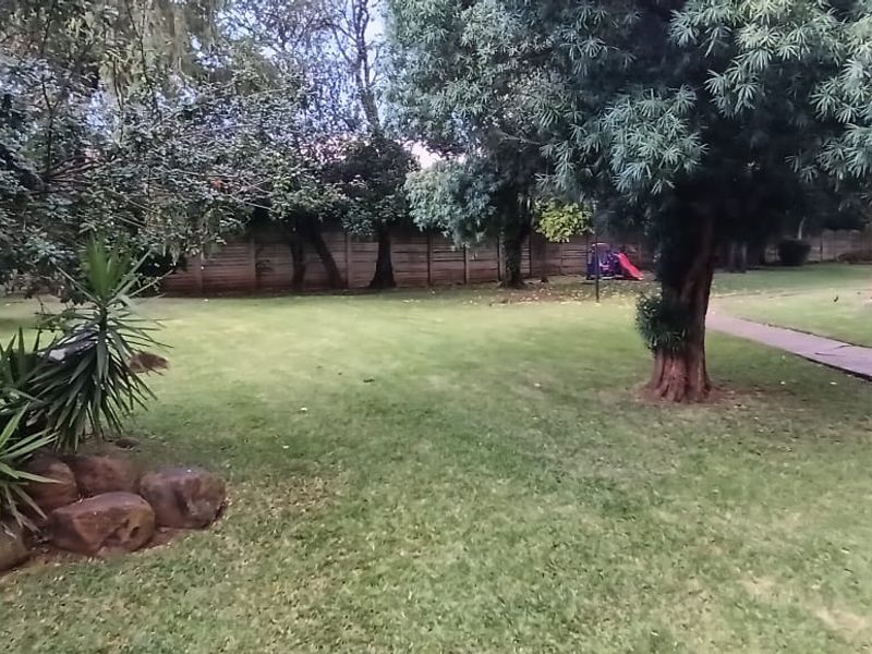 HOUSE FOR SALE,SKUINSHOOGTE,NEW CASTLE - Photo 8