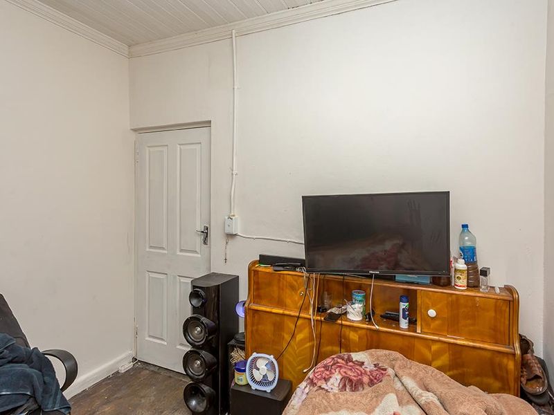 3 Bedroom Home with Value Potential in Brooklyn - Photo 8