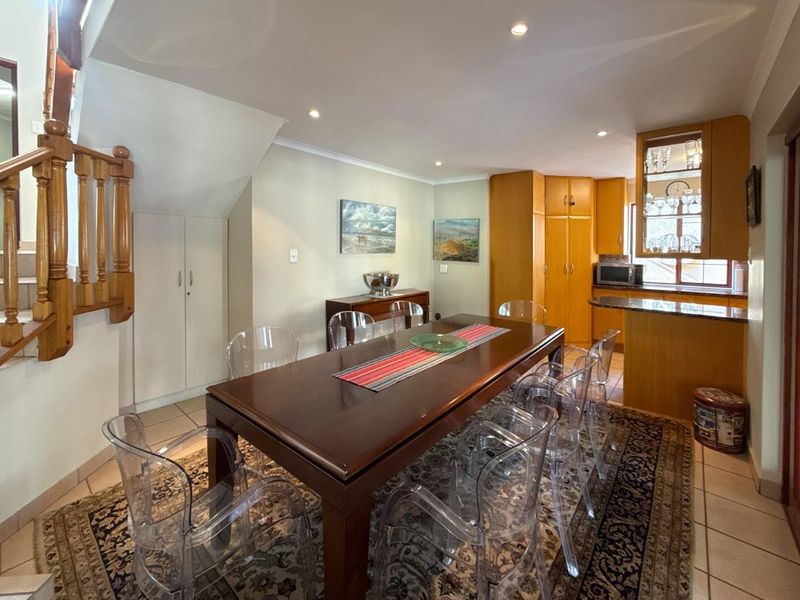 Perfectly Located House, Move-In Ready - Photo 7