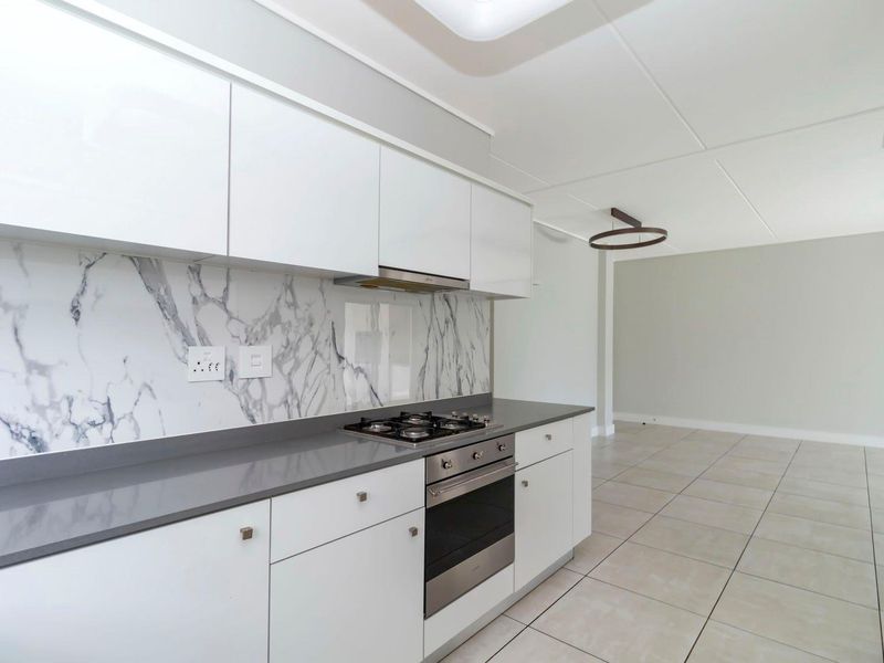 Well maintained, lock up and go ground floor - Photo 9