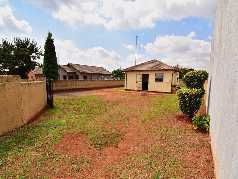 Perfect Starter Home - Photo 10