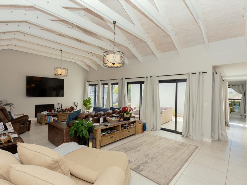 3-Bedroom House in Prestige Langebaan Country Estate - Photo 4