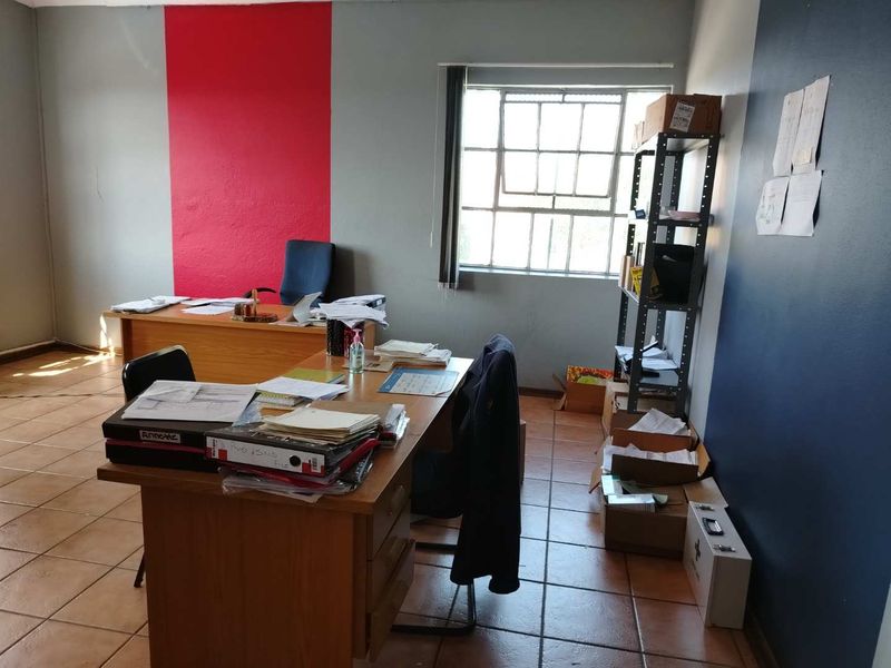 COMMERCIAL BUILDING AT PRIME LOCATION - Photo 10