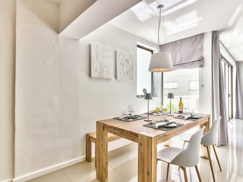 LUXURIOUS ONE BEDROOM APARTMENT - BEACH ROAD - Photo 10
