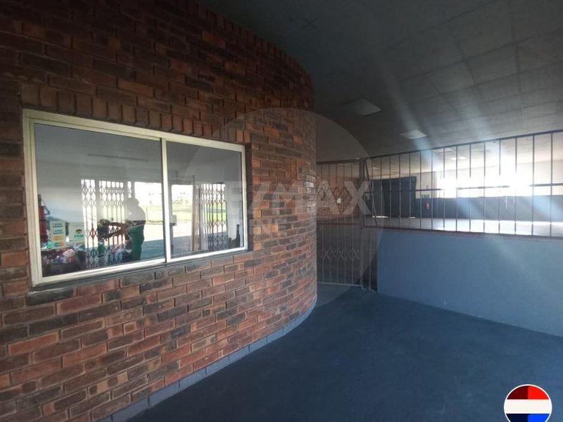 INDUSTRIAL WORKSHOP DREAM – ±650m2 of Opportunity! - Photo 7