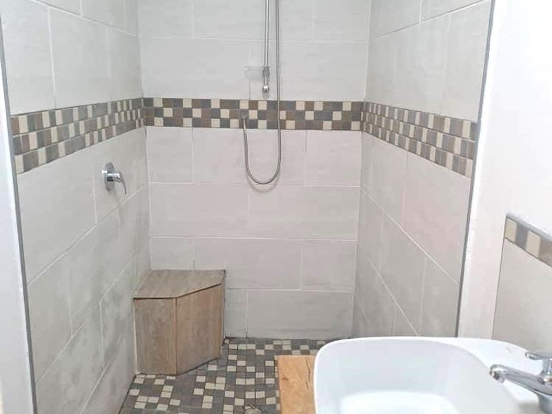 Finish & Flourish: 3 Townhouses in Prime Area - Photo 9