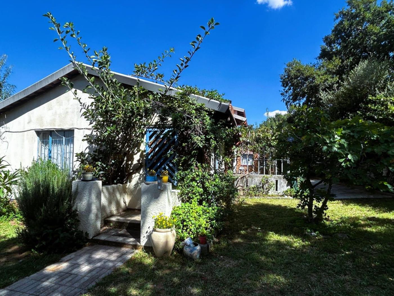 Charming 4 Bedroom Home Bursting with Potential – Elandspark - Photo 3