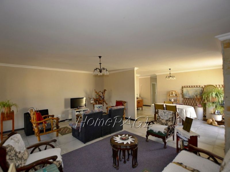 Ext 10, Henties Bay:  Spacious home at the right price is for sale - Photo 4