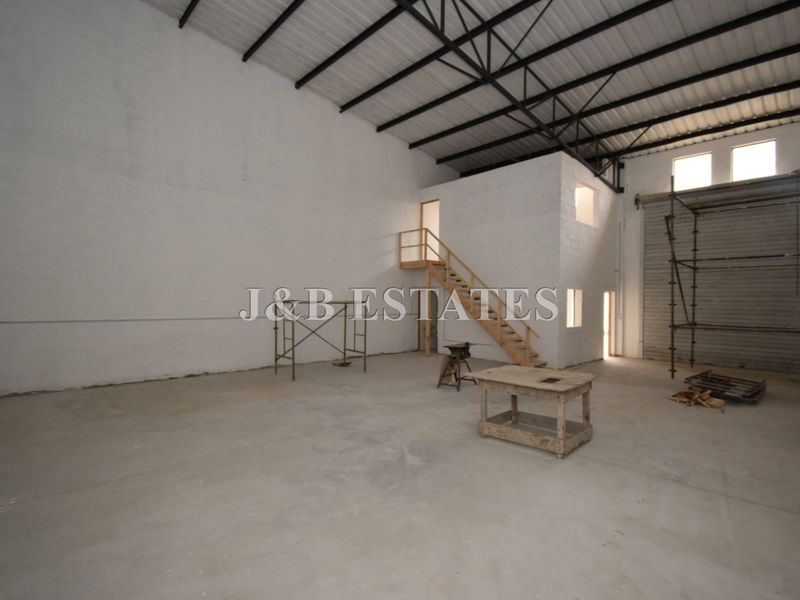 Warehouse unit for sale in Walvis Bay light industrial area - Photo 6