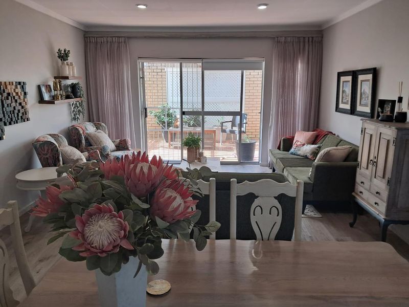 Retire in comfort and sophisticated style - Photo 3