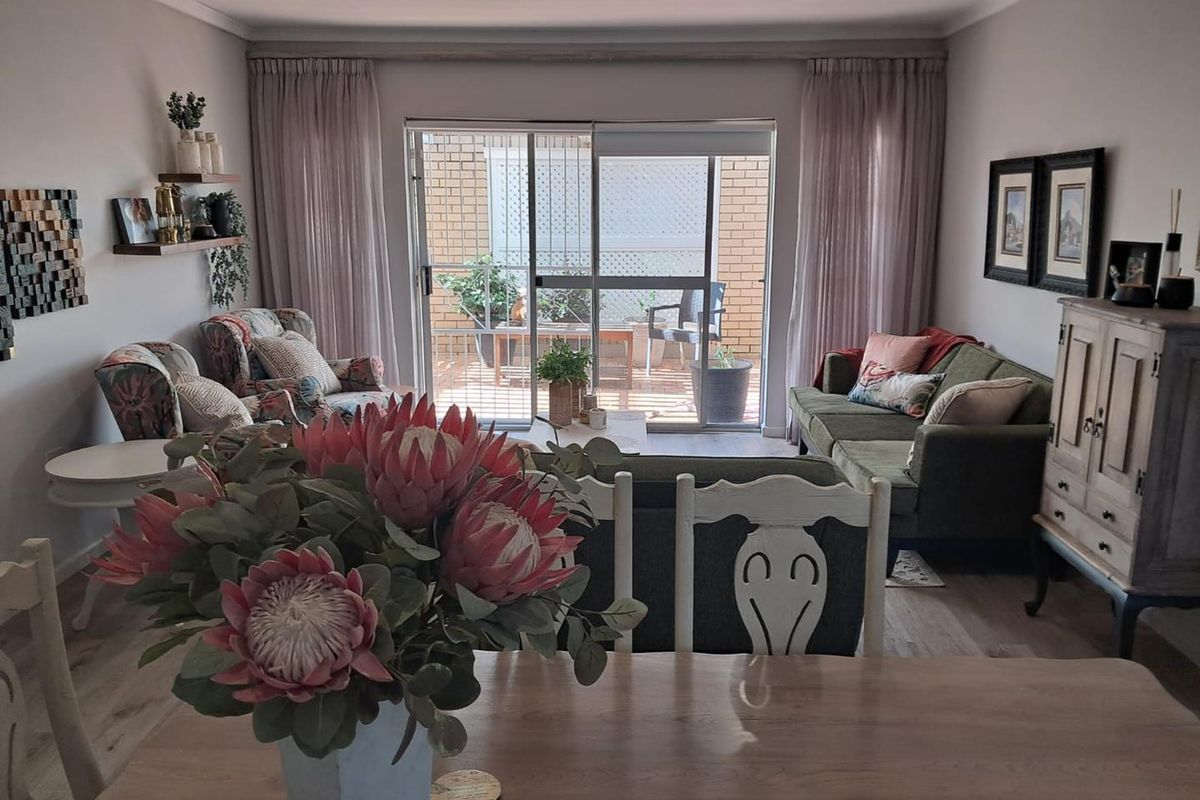 Retire in comfort and sophisticated style - Photo 3