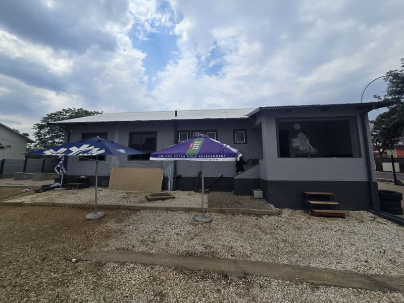 Large plot. Move your business here. Location Location Location! - Photo 2