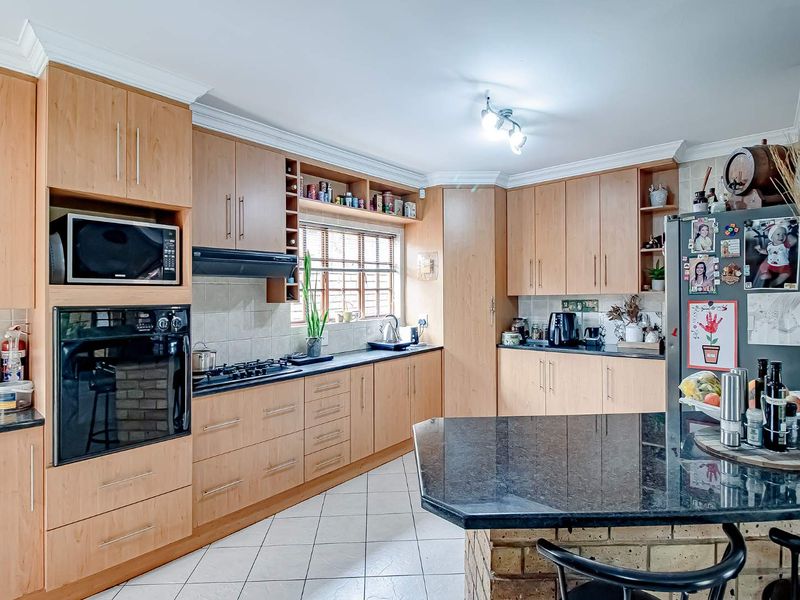 3 Bedroom 2 bathroom home - Photo 1