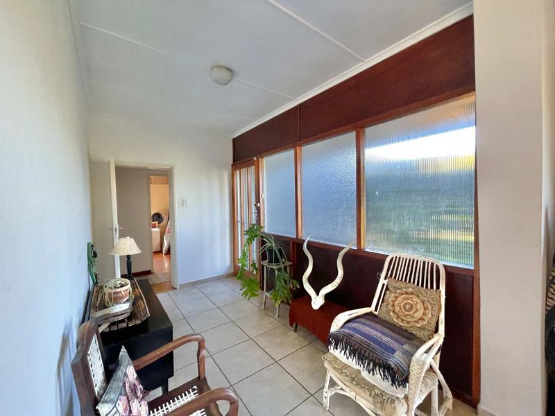 Charming 3-Bedroom Family Home Full of Potential in Mossel Bay Central, Mossel Bay - Photo 8