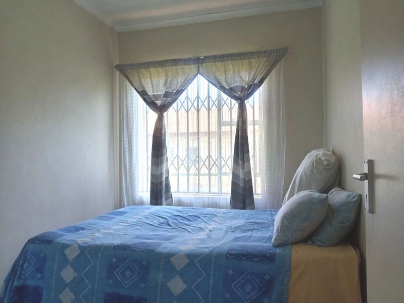 THREE BEDROOM TOWNHOUSE FOR SALE IN DAWN PARK - Photo 10