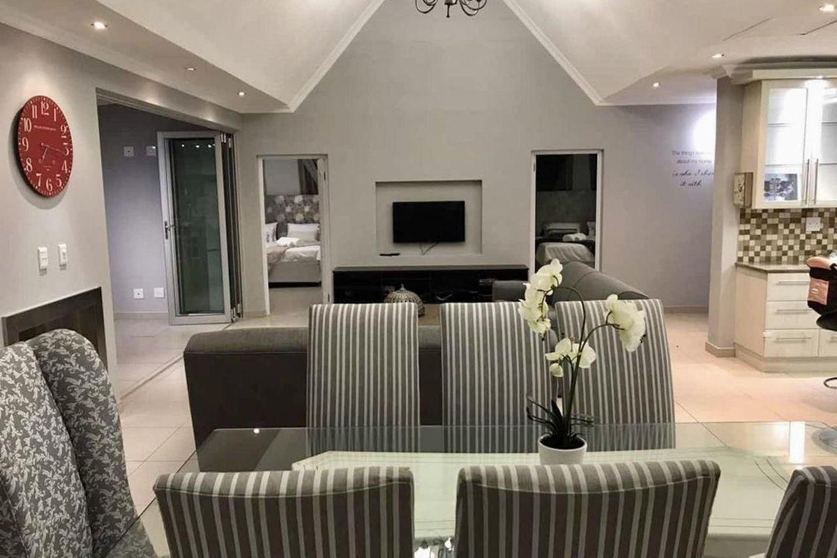 Omeya Golf Estate – Spacious 4-Bedroom Home with Garden & Security - Photo 5