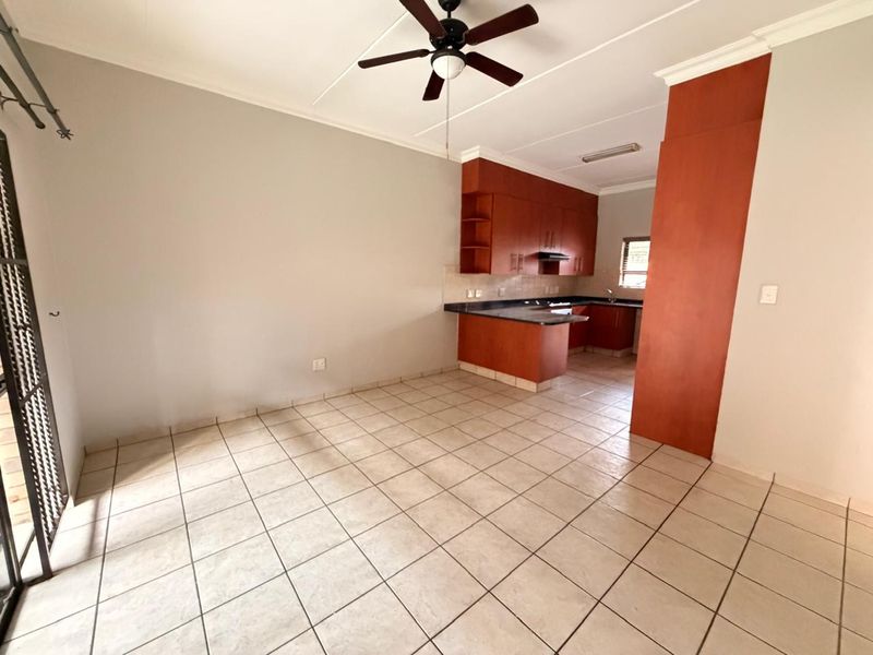 Ground Floor Town House - Photo 7