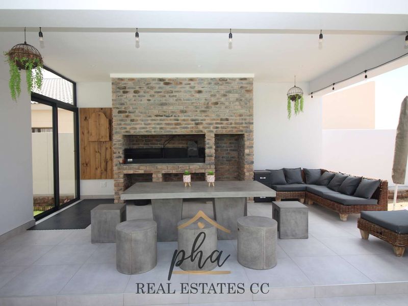 4 Bedroom Family home for sale - Swakopmund (Kramersdorf) - Photo 4