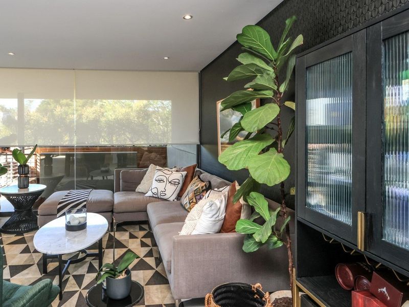 Sophisticated Modern Living in Prestigious Hawaan Estate - Photo 10