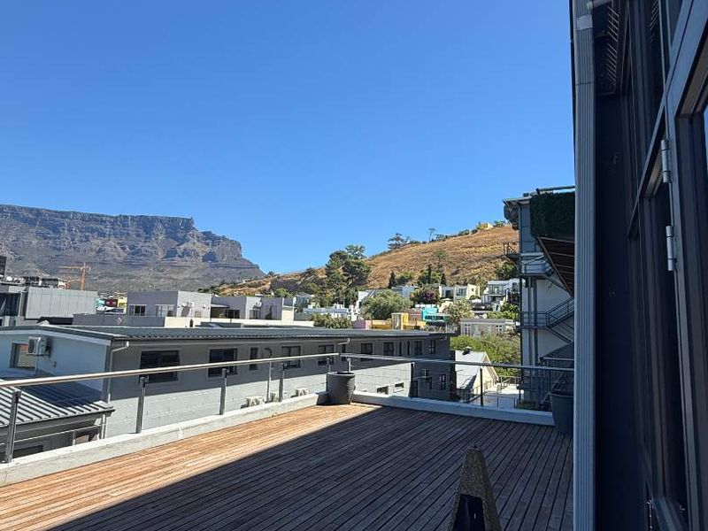 Plug and play furnished office with stunning views to let in Green Point - Photo 10
