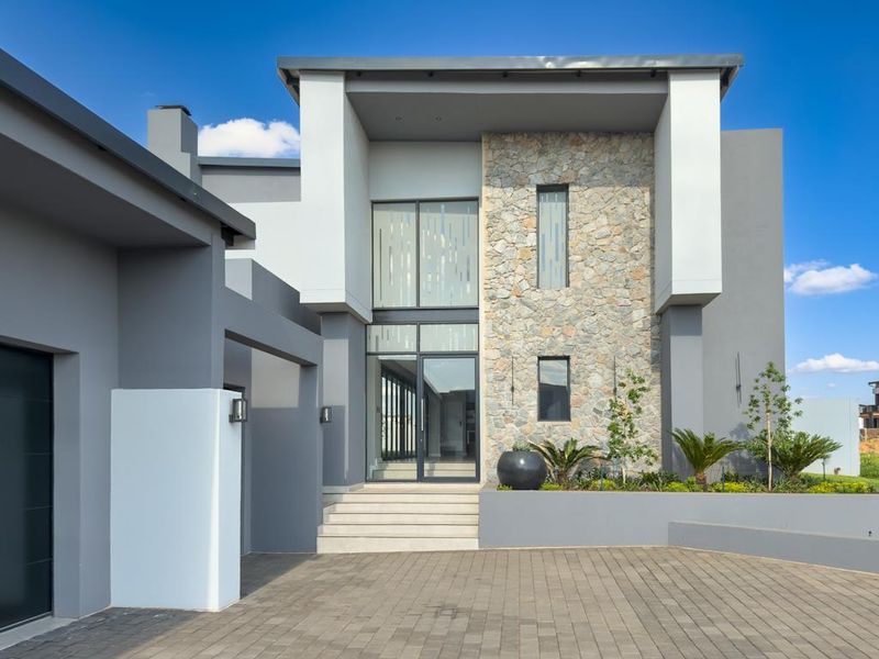 A Flexible Lifestyle Home for Evolving Families. - Photo 2