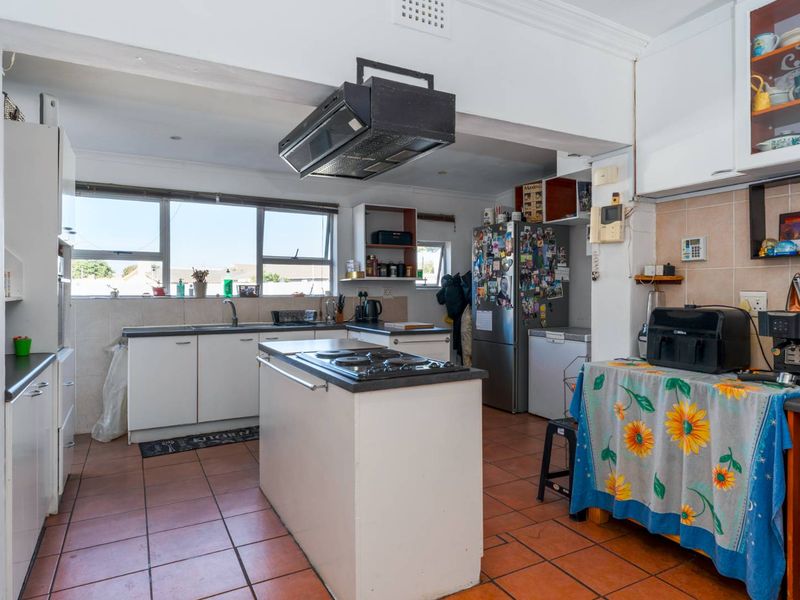 Versatile Dual-Dwelling Home with Pool & Entertainment Area in the Heart of Plumstead - Photo 7