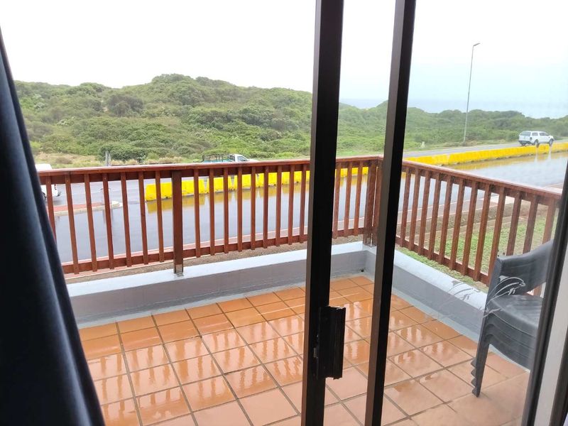 Charming 3-Bedroom Apartment with Additional Loft Space - Photo 6