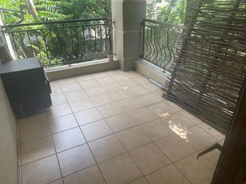 UNFURNISHED ONE BEDROOM - Photo 6