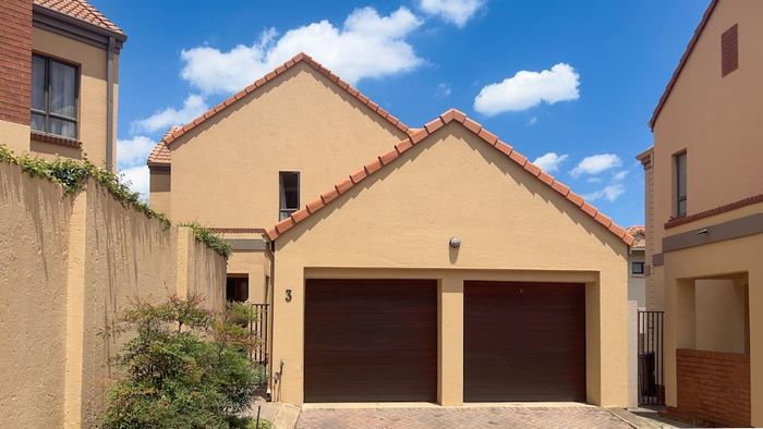 Property #2433370, Townhouse Pending Sale in Midstream Estate