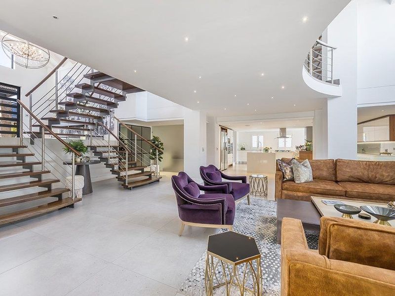 Luxurious Coastal Masterpiece with Panoramic Sea Views - Photo 8