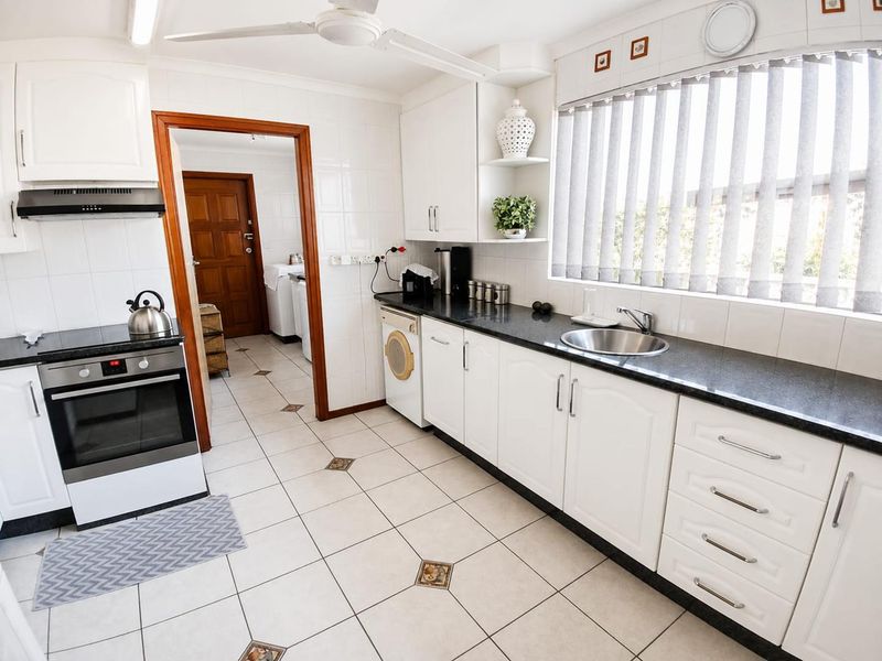 Charming 3-Bedroom Home - Photo 8