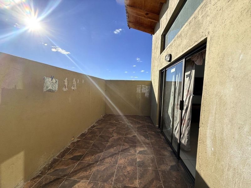Free standing townhouse in Otjomuise for sale - Photo 9