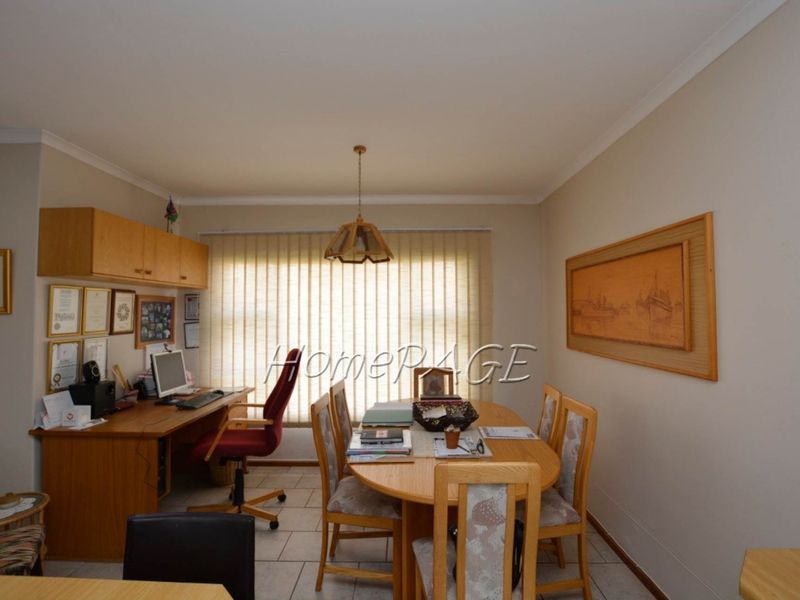 Ext 8 (Hage Heights), Lovely 4 Bedr Home with 2 Bedr Flat is for Sale - Photo 10