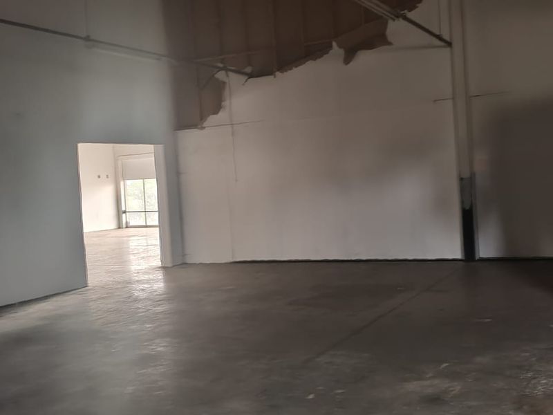 Rev Up Your Business in Vibrant Halfway House! - Photo 9