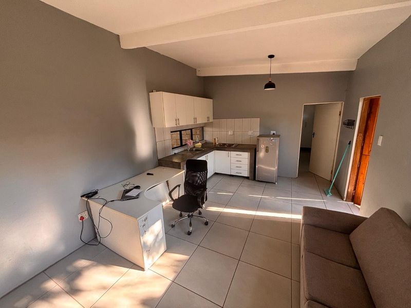 1 Bedroom Bachelor up for Rental - Photo 5