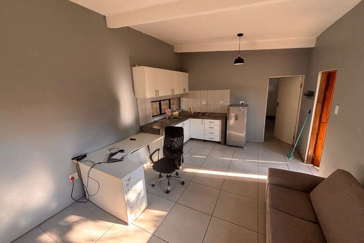 1 Bedroom Bachelor up for Rental - Photo 5