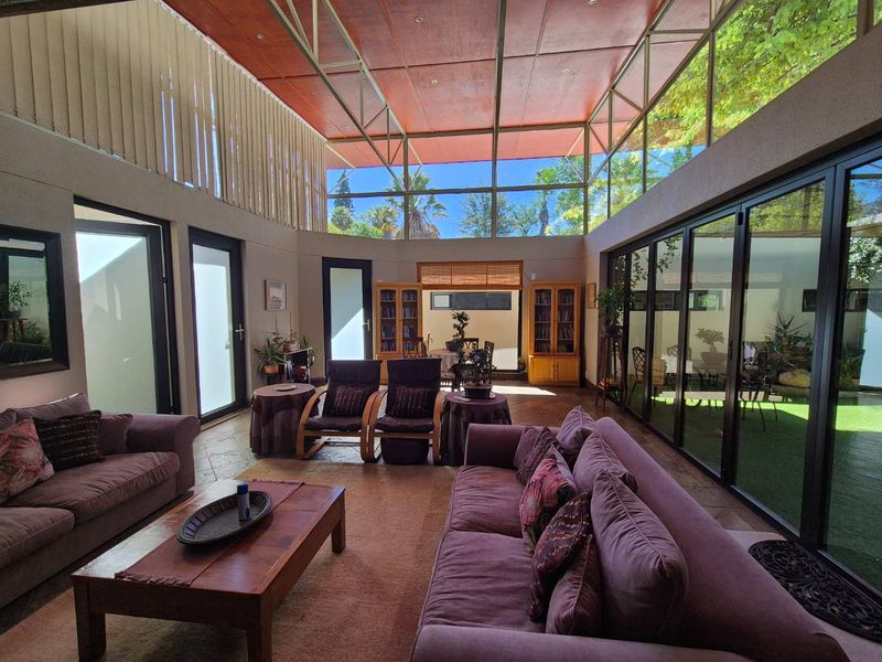 BEAUTIFUL 5 BEDROOM HOUSE WITH LOTS OF CARACTER FOR SALE KLEIN WINDHOEK - Photo 2